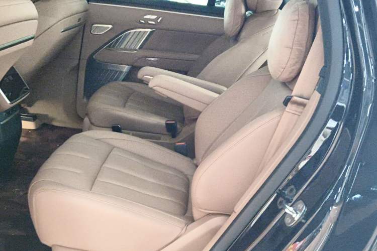 Used ONVO Luxeed L90 2025 Model—Ultra Six-Seater Version Left Rear Seat