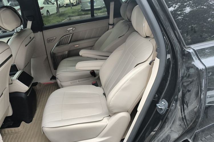 Used ONVO Luxeed L90 2025 Model—Ultra Six-Seater Version Left Rear Seat
