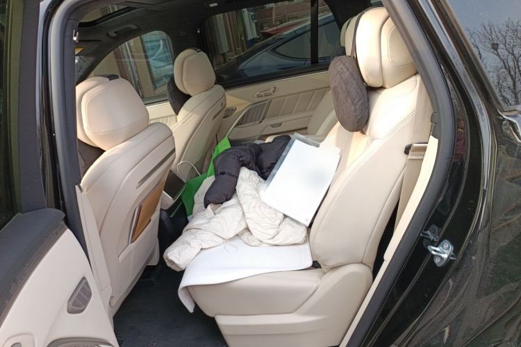 Used ONVO Luxeed L90 2025 Model—Ultra Six-Seater Version Left Rear Seat