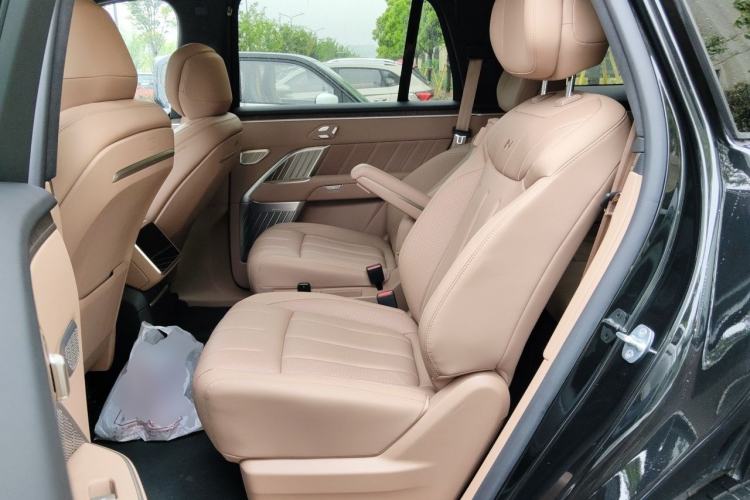 Used ONVO Luxeed L90 2025 Model—Max Six-Seater Version Left Rear Seat