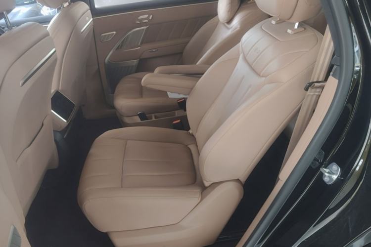 Used ONVO Luxeed L90 2025 Model—Ultra Six-Seater Version Left Rear Seat