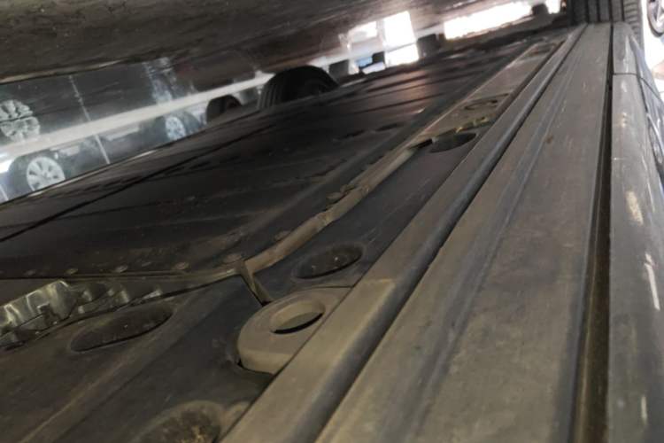 Used ONVO Luxeed L90 2025 Model Ultra Six-Seater 60-degree Battery Edition Left Side Sill