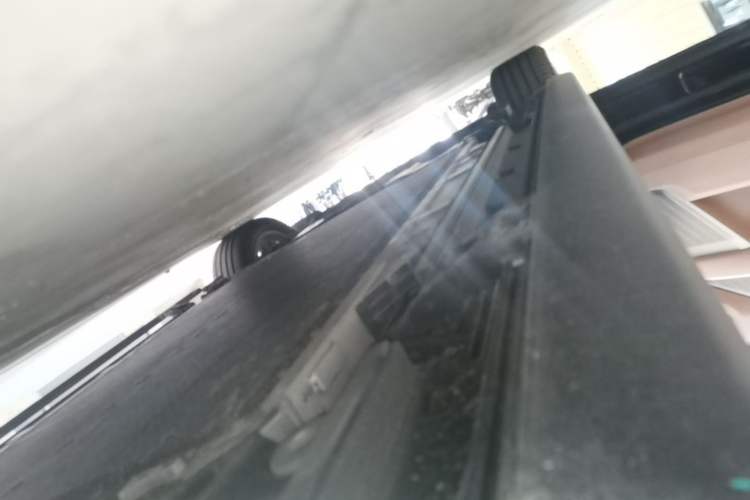 Used ONVO Luxeed L90 2025 Model—Ultra Six-Seater Version Left Side Sill