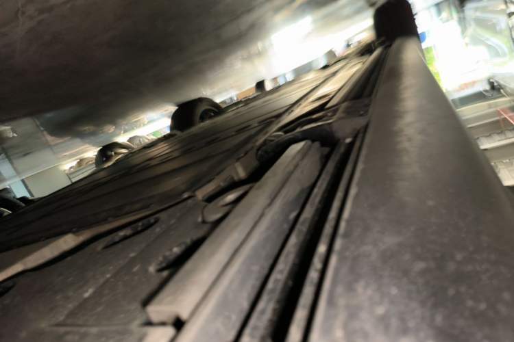 Used ONVO Luxeed L90 2025 Model—Ultra Six-Seater Version Left Side Sill