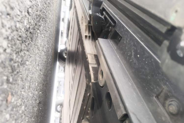 Used ONVO Luxeed L90 2025 Model—Ultra Six-Seater Version Left Side Sill