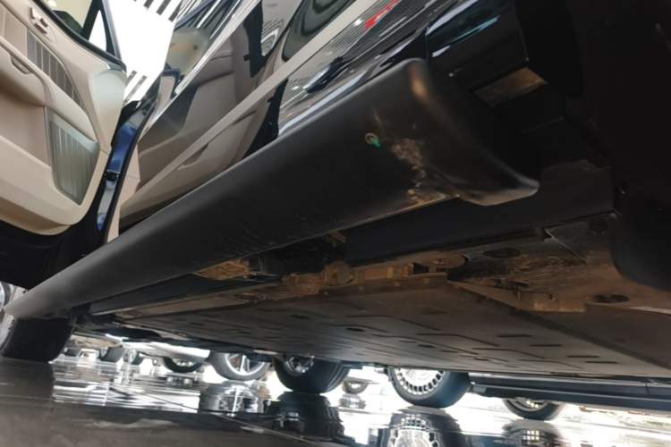 Used ONVO Luxeed L90 2025 Model—Ultra Six-Seater Version Left Side Sill