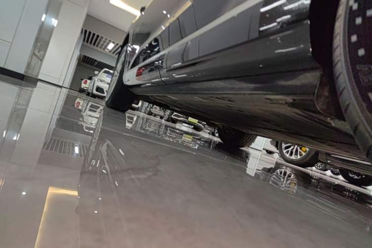 Used ONVO Luxeed L90 2025 Model—Ultra Six-Seater Version Left Side Sill
