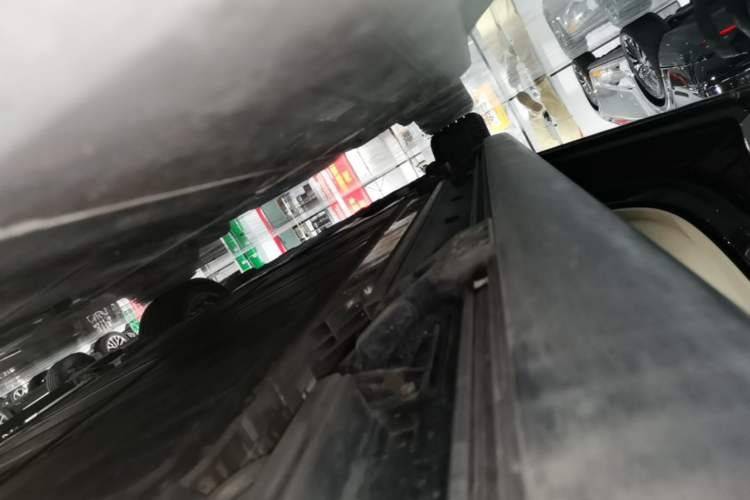 Used ONVO Luxeed L90 2025 Model Ultra Six-Seater 60-degree Battery Edition Left Side Sill