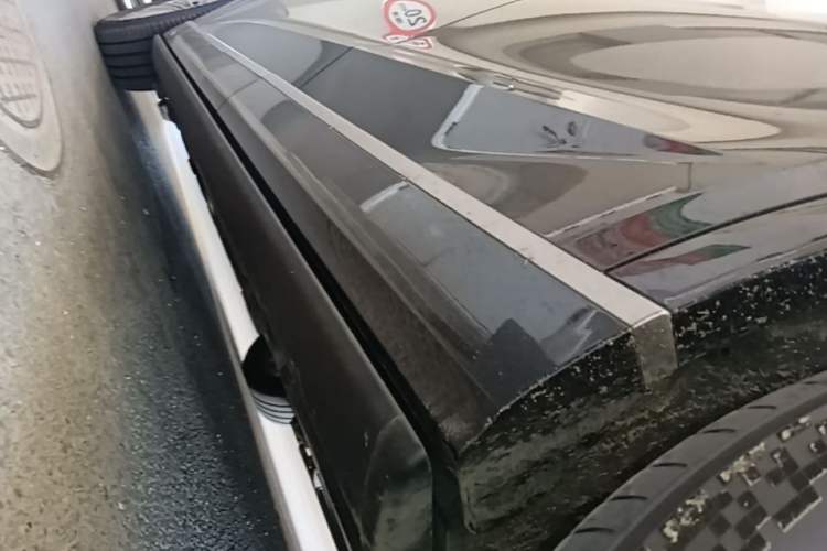 Used ONVO Luxeed L90 2025 Model—Ultra Six-Seater Version Left Side Sill