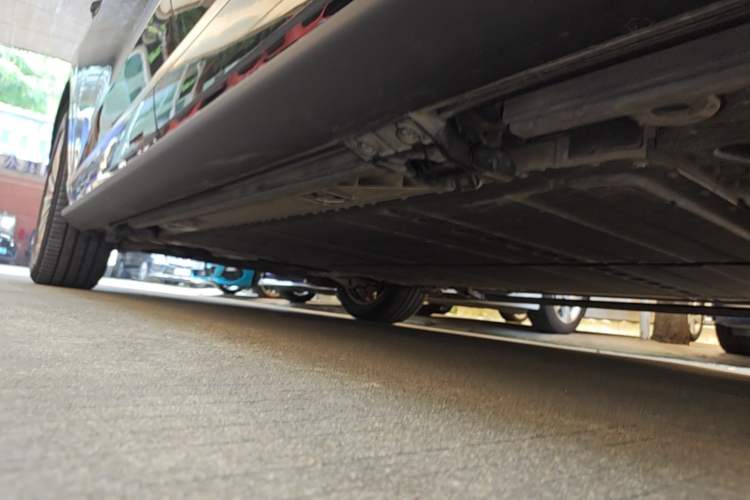Used ONVO Luxeed L90 2025 Model—Ultra Six-Seater Version Left Side Sill