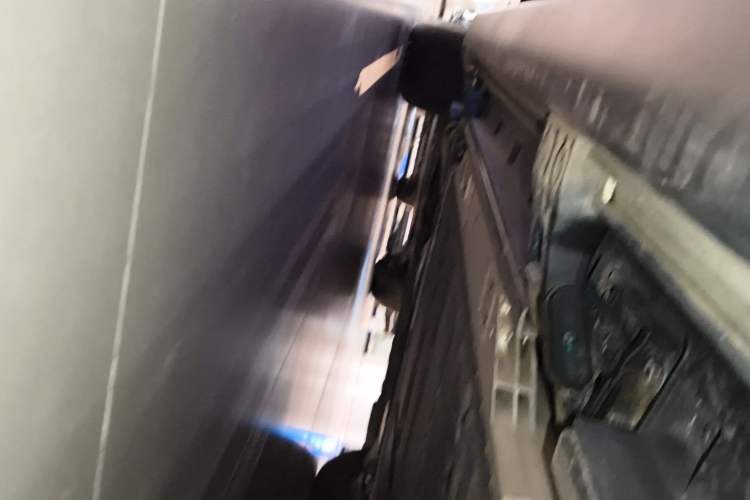 Used ONVO Luxeed L90 2025 Model—Ultra Six-Seater Version Left Side Sill