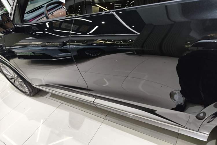 Used ONVO Luxeed L90 2025 Model—Max Six-Seater Version Left Side Sill