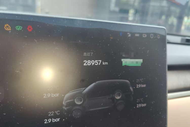 Used ONVO Luxeed L90 2025 Model—Max Six-Seater Version Odometer Close Up