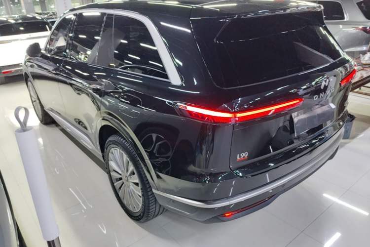 Used ONVO Luxeed L90 2025 Model—Ultra Six-Seater Version Rear Left 45 Deg
