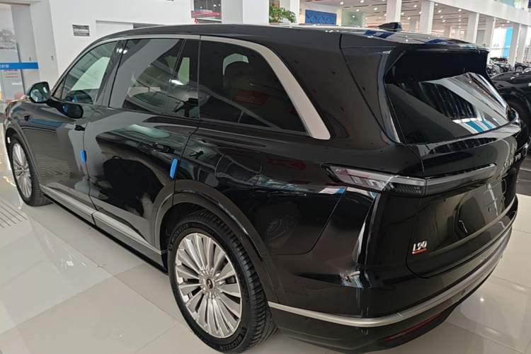 Used ONVO Luxeed L90 2025 Model—Ultra Six-Seater Version Rear Left 45 Deg