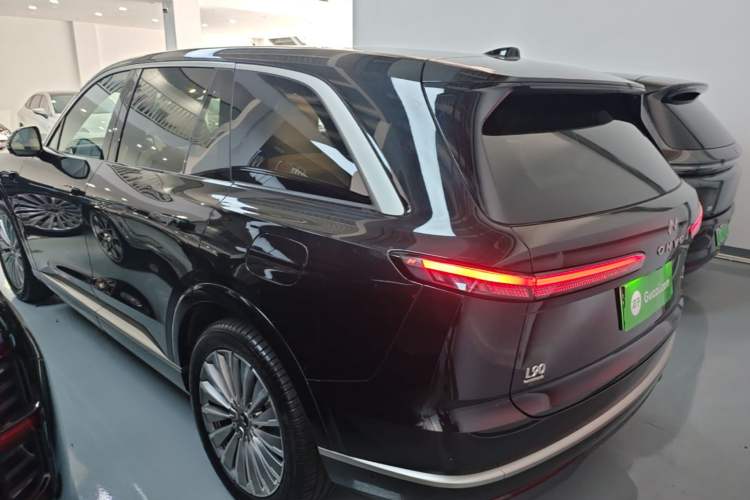 Used ONVO Luxeed L90 2025 Model—Max Six-Seater Version Rear Left 45 Deg