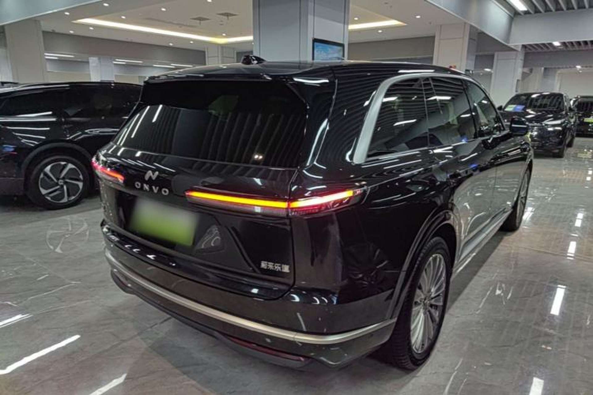Used ONVO Luxeed L90 2025 Model—Ultra Six-Seater Version Rear Right 45 Deg
