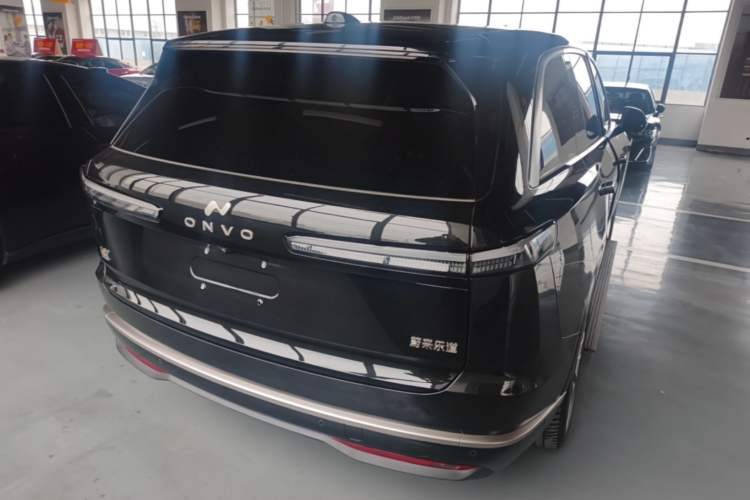 Used ONVO Luxeed L90 2025 Model—Max Six-Seater Version Rear Right 45 Deg
