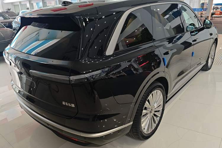 Used ONVO Luxeed L90 2025 Model—Ultra Six-Seater Version Rear Right 45 Deg