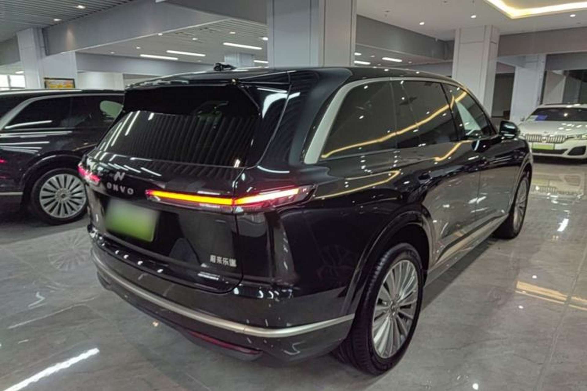 Used ONVO Luxeed L90 2025 Model—Ultra Six-Seater Version Rear Right 45 Deg