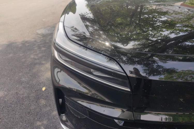Used ONVO Luxeed L90 2025 Model—Max Six-Seater Version Right Front Headlight
