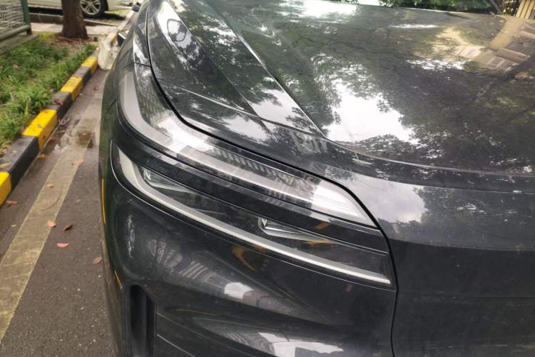 Used ONVO Luxeed L90 2025 Model—Max Six-Seater Version Right Front Headlight