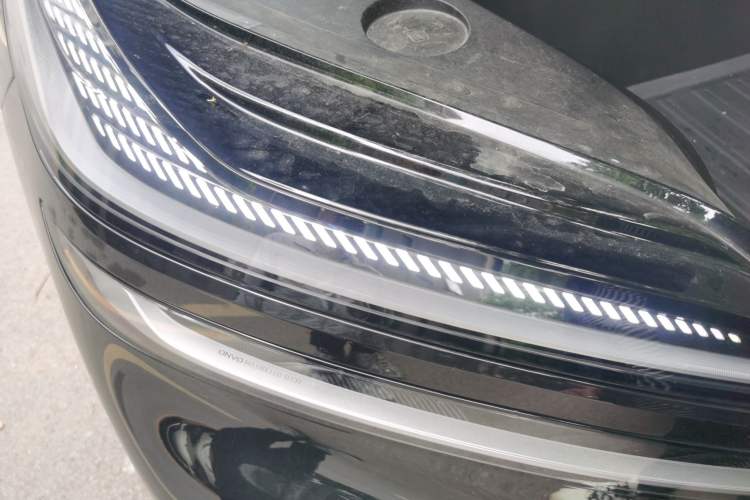 Used ONVO Luxeed L90 2025 Model—Ultra Six-Seater Version Right Front Headlight