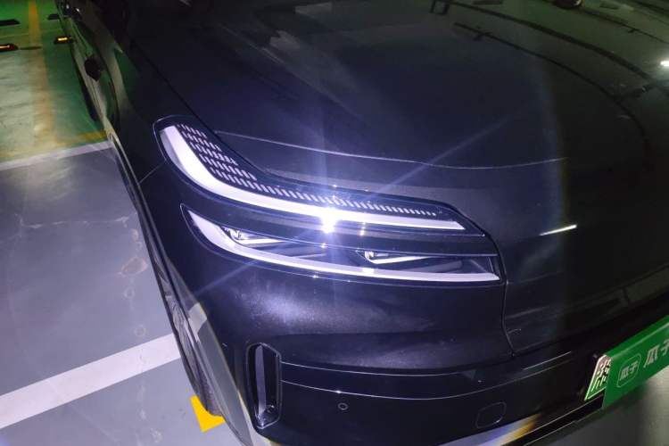 Used ONVO Luxeed L90 2025 Model—Max Six-Seater Version Right Front Headlight