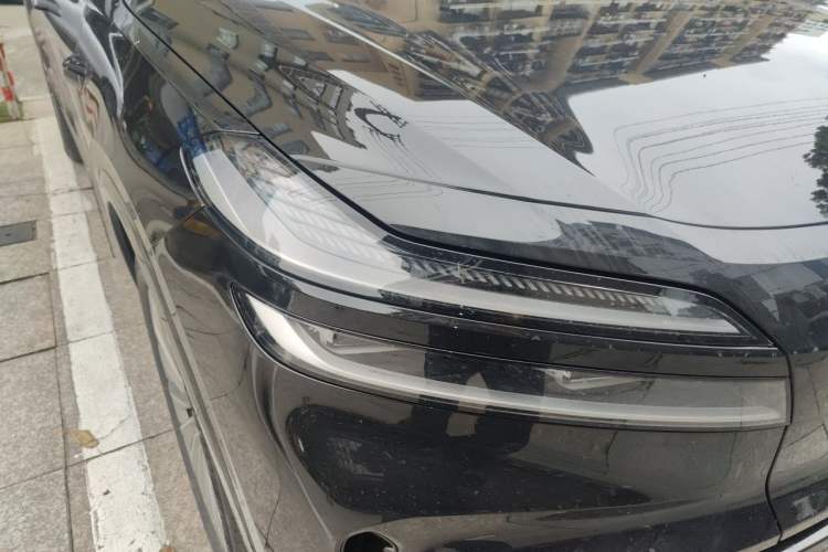 Used ONVO Luxeed L90 2025 Model—Max Six-Seater Version Right Front Headlight