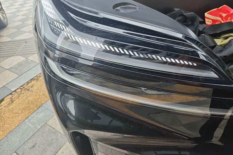 Used ONVO Luxeed L90 2025 Model—Max Six-Seater Version Right Front Headlight