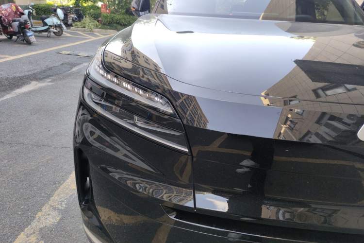 Used ONVO Luxeed L90 2025 Model—Max Six-Seater Version Right Front Headlight