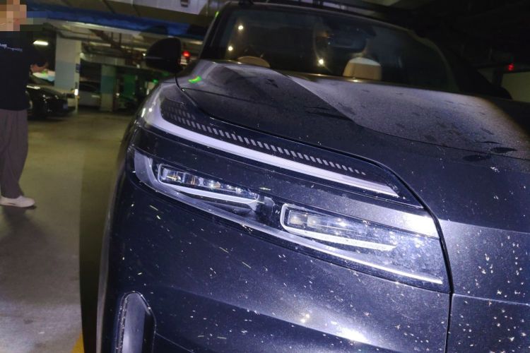 Used ONVO Luxeed L90 2025 Model—Max Six-Seater Version Right Front Headlight