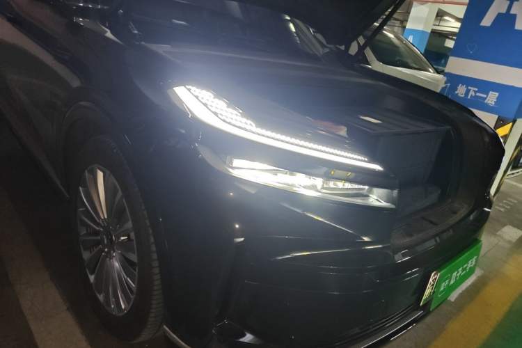 Used ONVO Luxeed L90 2025 Model—Max Six-Seater Version Right Front Headlight