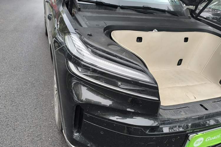 Used ONVO Luxeed L90 2025 Model—Ultra Six-Seater Version Right Front Headlight