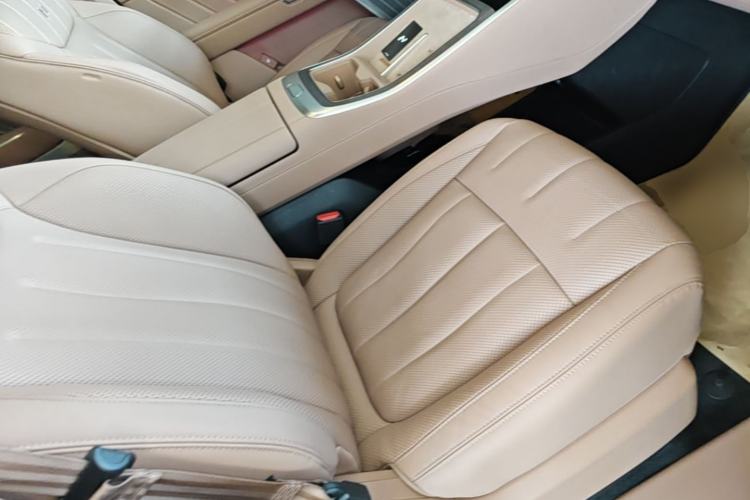 Used ONVO Luxeed L90 2025 Model—Ultra Six-Seater Version Right Front Seat