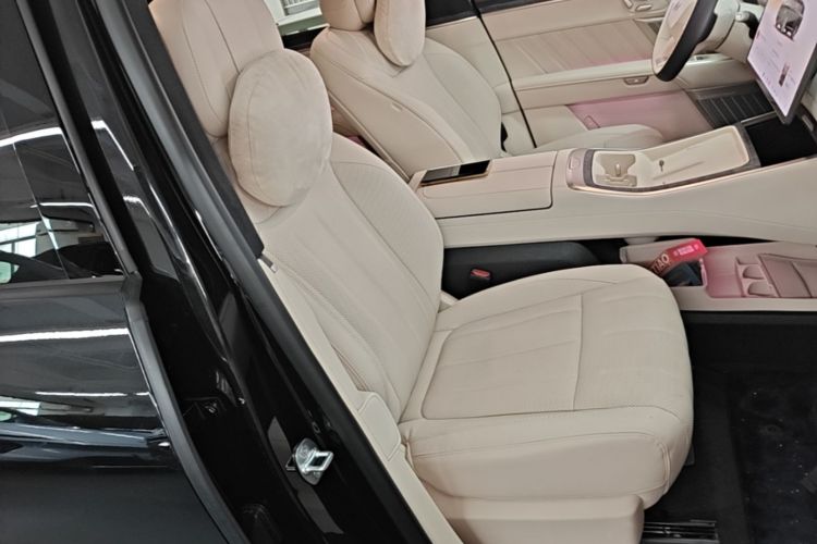 Used ONVO Luxeed L90 2025 Model—Ultra Six-Seater Version Right Front Seat