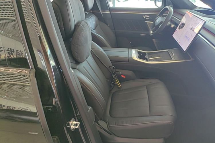 Used ONVO Luxeed L90 2025 Model—Max Six-Seater Version Right Front Seat