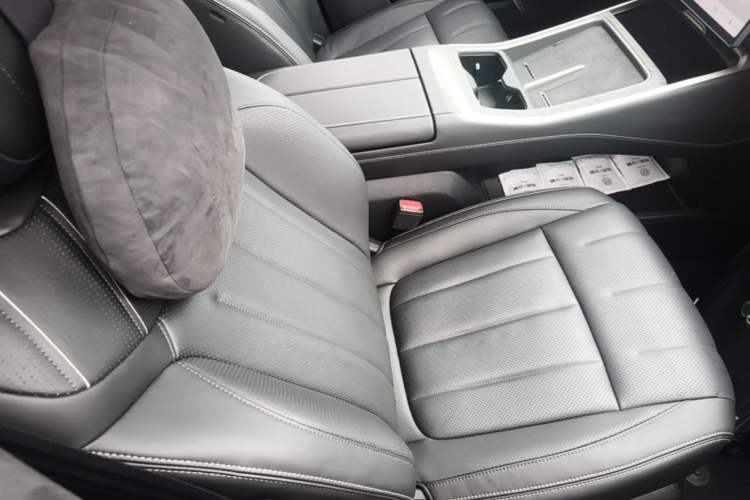 Used ONVO Luxeed L90 2025 Model—Ultra Six-Seater Version Right Front Seat