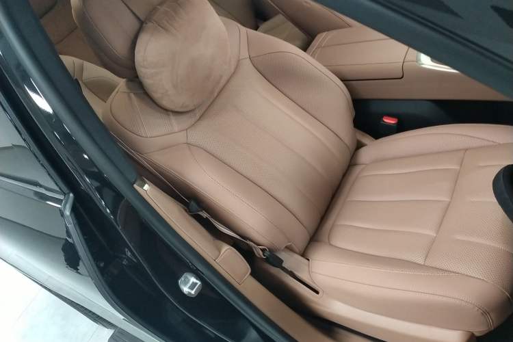Used ONVO Luxeed L90 2025 Model—Ultra Six-Seater Version Right Front Seat