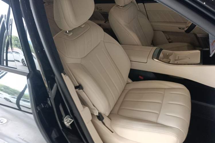 Used ONVO Luxeed L90 2025 Model—Ultra Six-Seater Version Right Front Seat