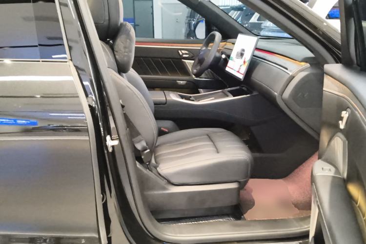 Used ONVO Luxeed L90 2025 Model—Ultra Six-Seater Version Right Front Seat