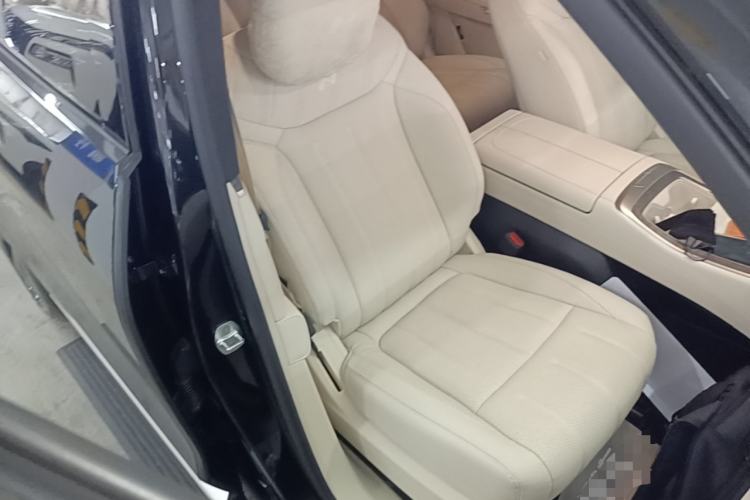 Used ONVO Luxeed L90 2025 Model—Ultra Six-Seater Version Right Front Seat