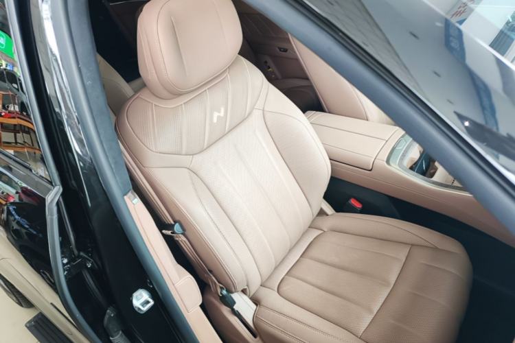 Used ONVO Luxeed L90 2025 Model—Ultra Six-Seater Version Right Front Seat