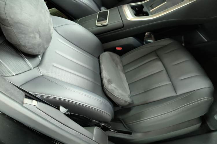 Used ONVO Luxeed L90 2025 Model—Max Six-Seater Version Right Front Seat