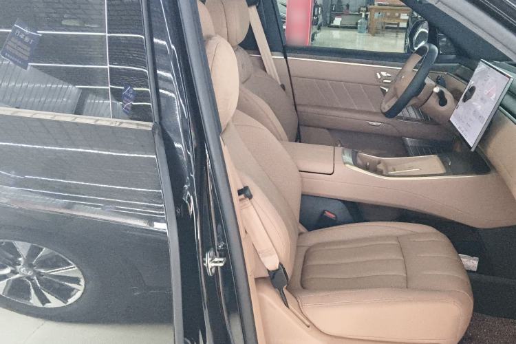 Used ONVO Luxeed L90 2025 Model—Ultra Six-Seater Version Right Front Seat