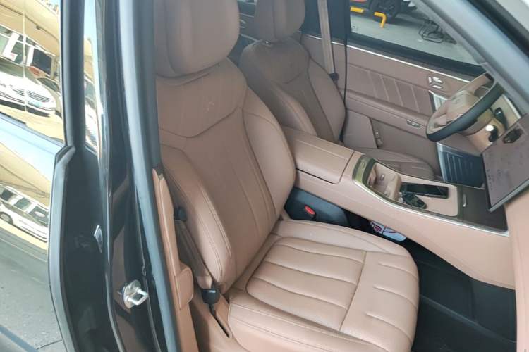 Used ONVO Luxeed L90 2025 Model—Max Six-Seater Version Right Front Seat