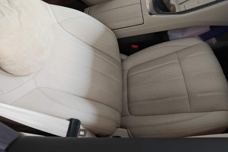 Used ONVO Luxeed L90 2025 Model—Max Six-Seater Version Right Front Seat