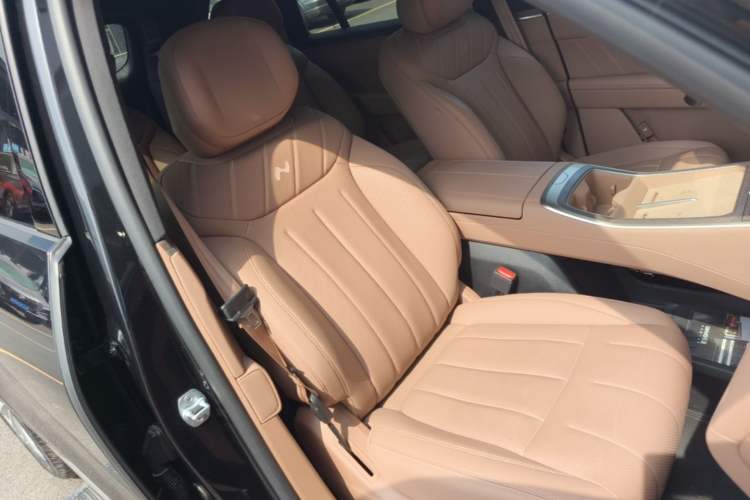 Used ONVO Luxeed L90 2025 Model—Max Six-Seater Version Right Front Seat