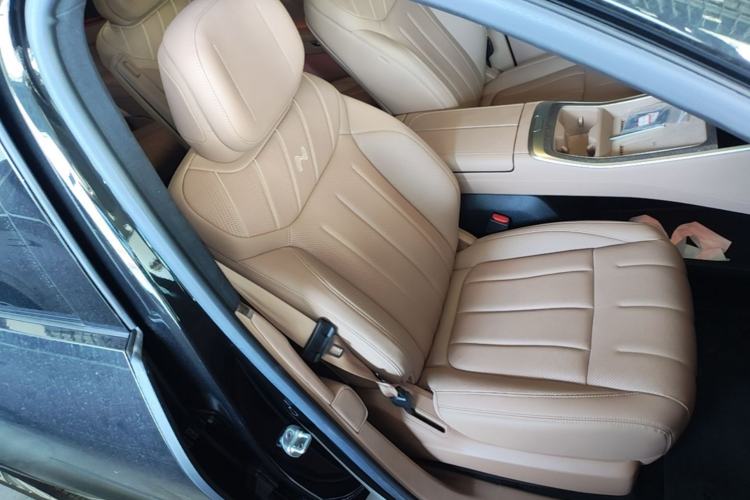 Used ONVO Luxeed L90 2025 Model—Ultra Six-Seater Version Right Front Seat