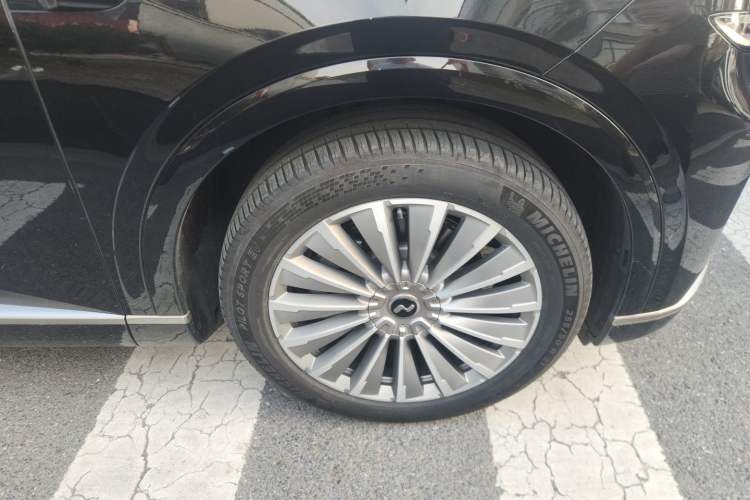 Used ONVO Luxeed L90 2025 Model—Max Six-Seater Version Right Front Wheel Hub